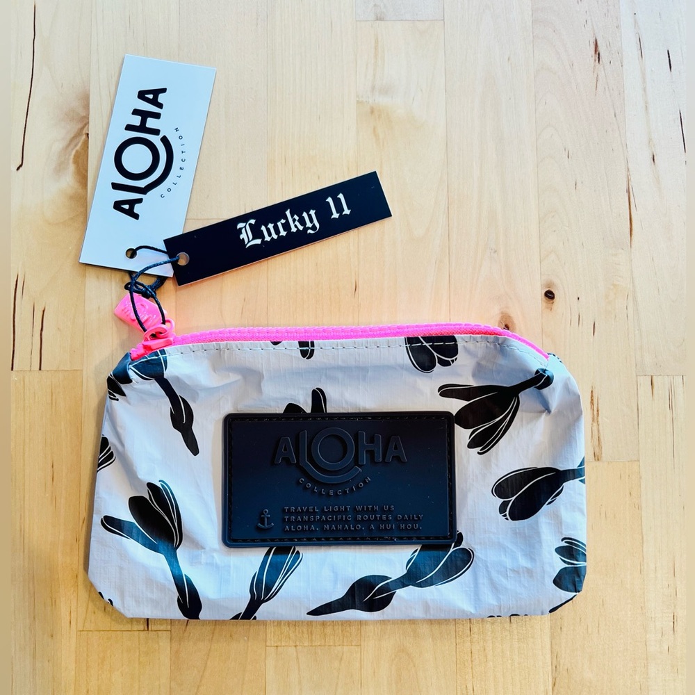 ALOHA Collection * Lucky 11 Limited
Monoi Mini Pouch - Picture 3 of 6